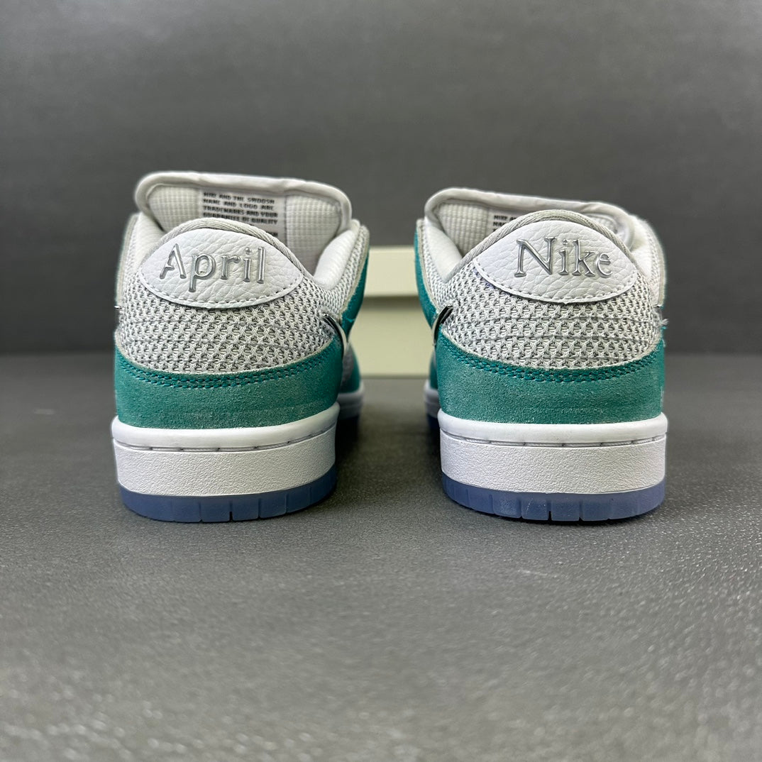 AY Batch-APRIL SKATEBOARDS x NK Dunk SB Low "White and Multi- Color"