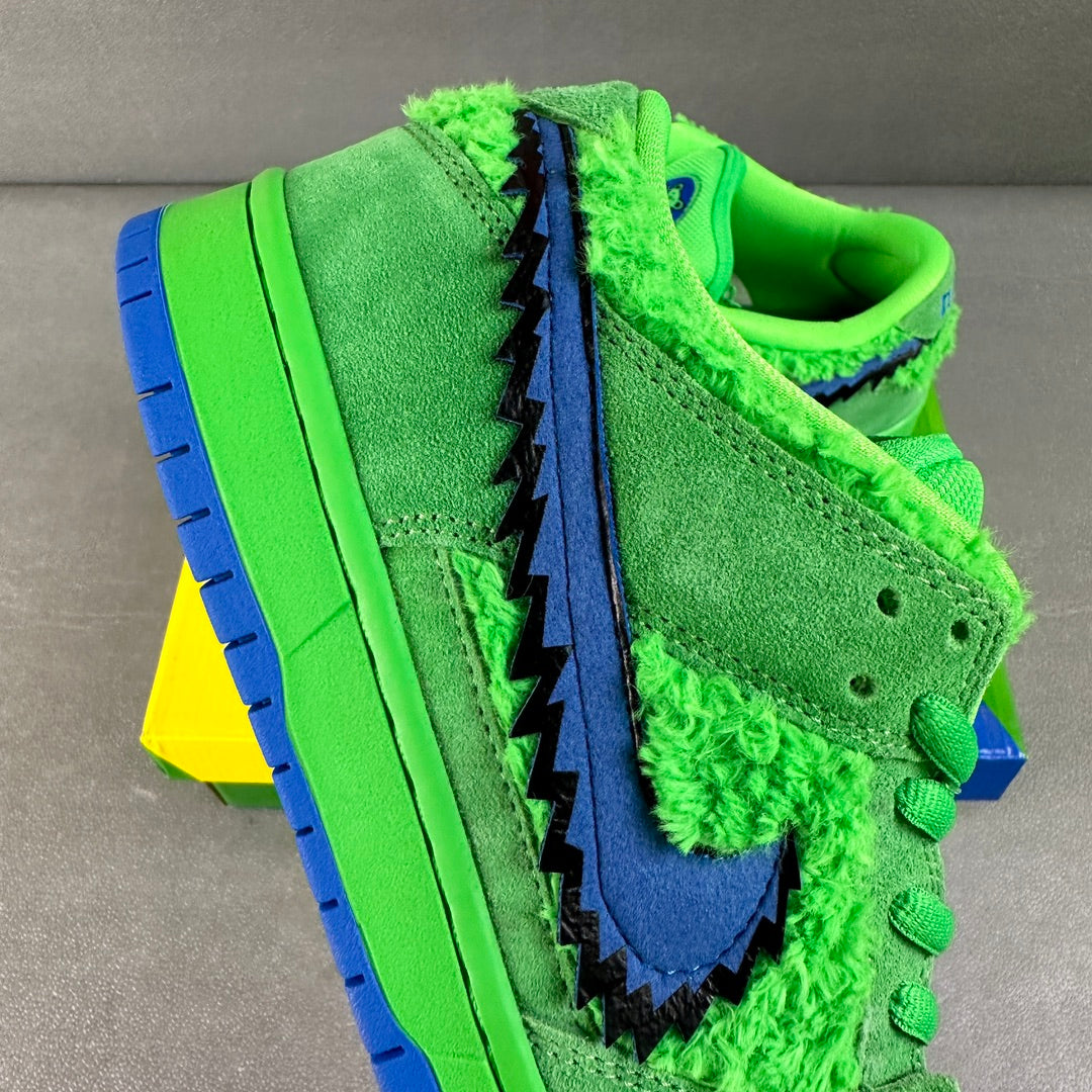 AY Batch-Nike Dunk SB Low "Green Bear"