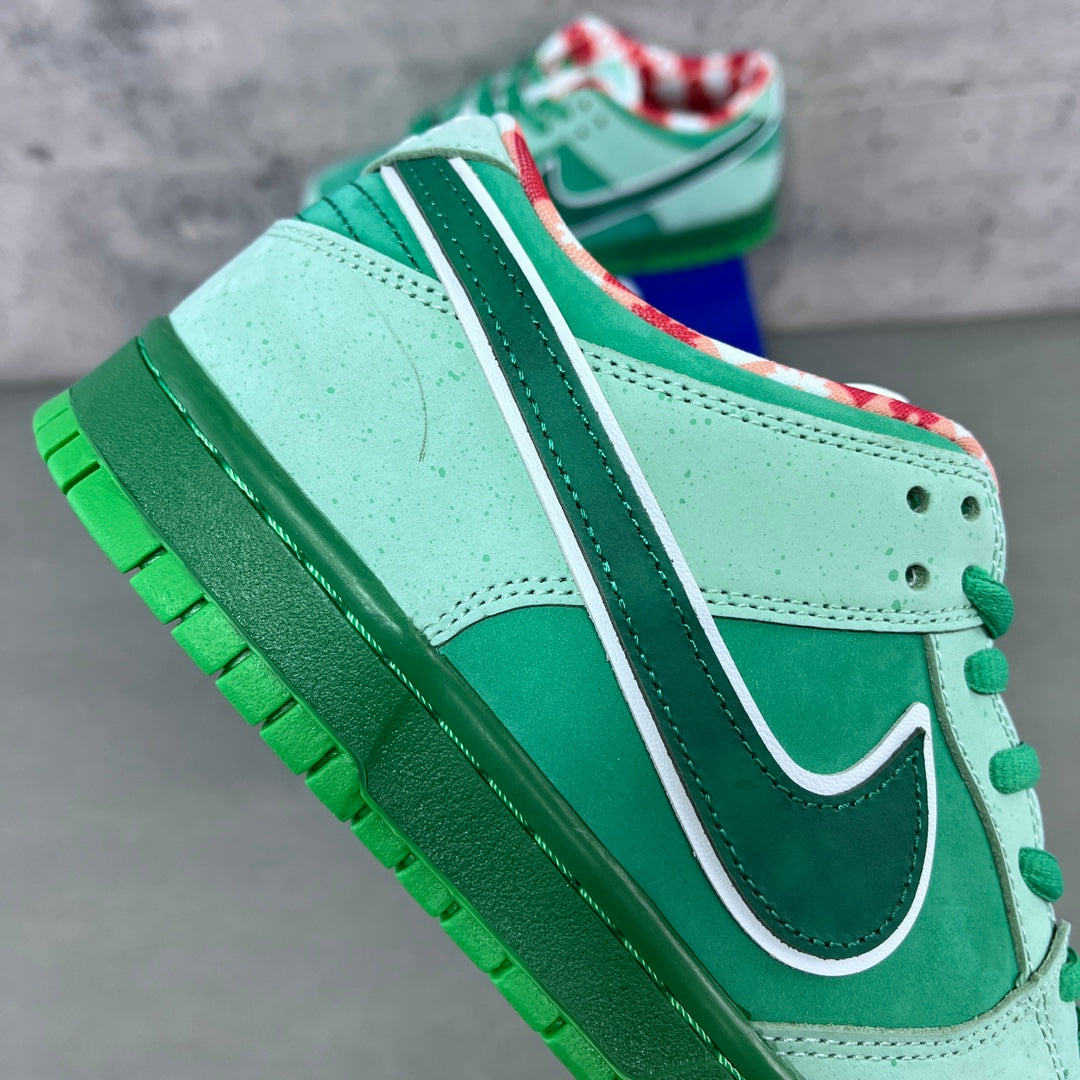 AY Batch-Concepts x NK SB Dunk Low "Seaweed Green Lobster"