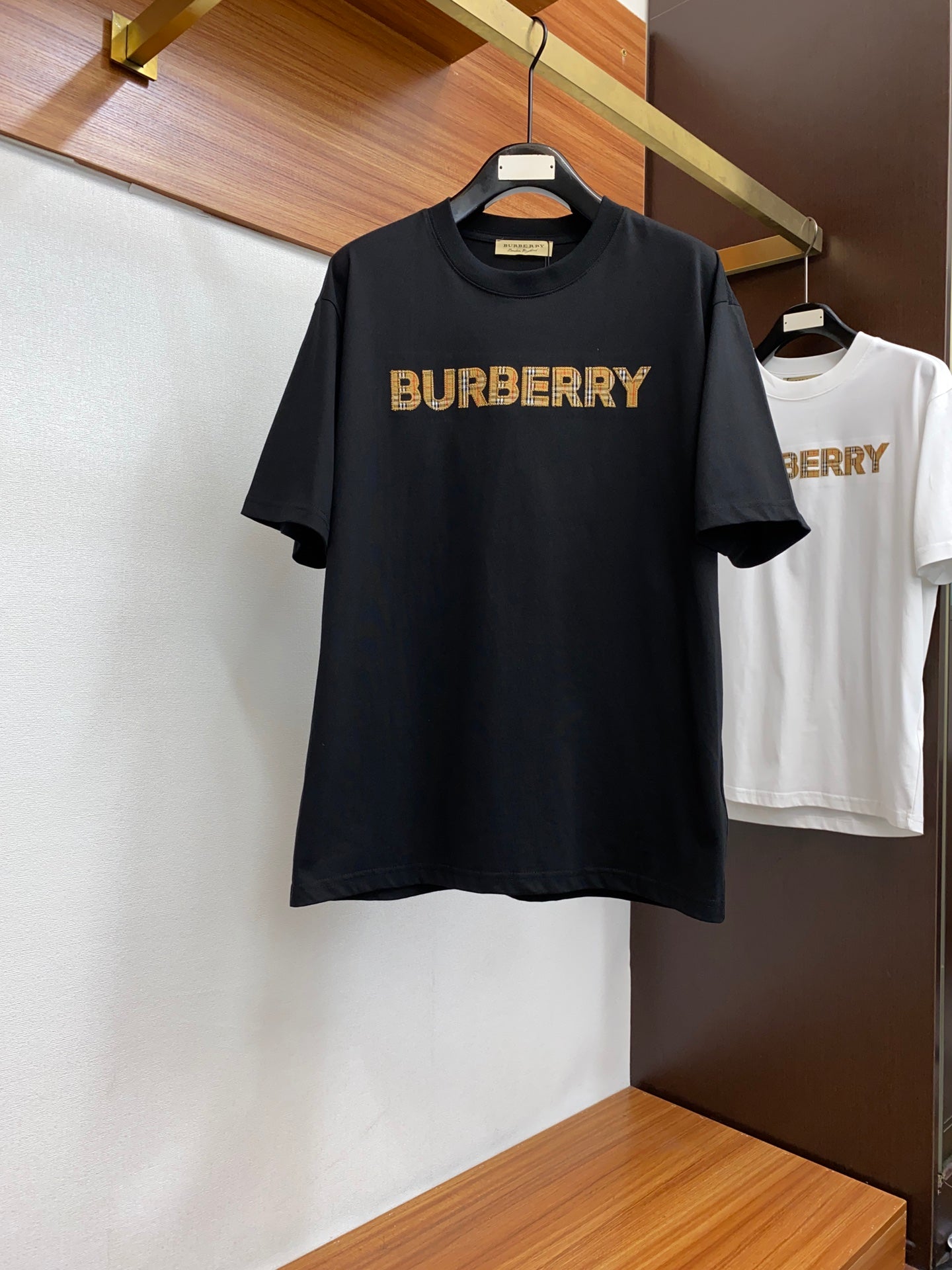 Burberry T-shirt NO.1